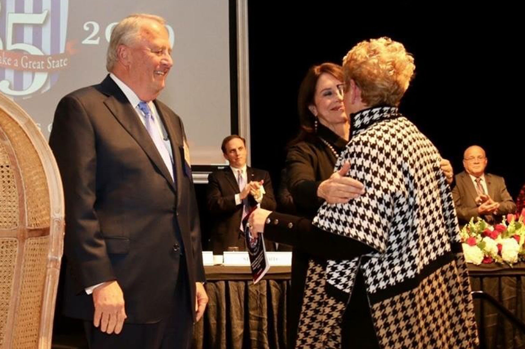 Former mayor recognized at League conference
